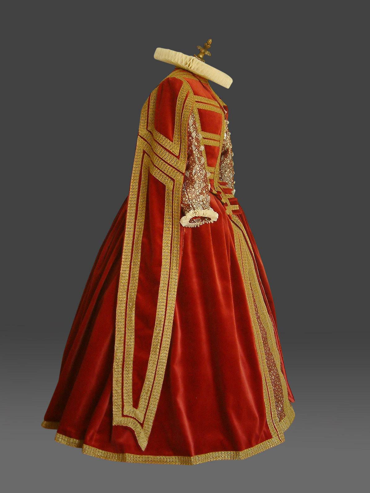 tudor dance dress neck ruff side1